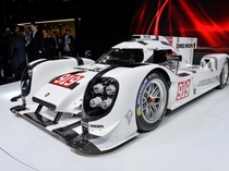 Porsche_919_hybrid_2014_oficialni_sada_21_800_600